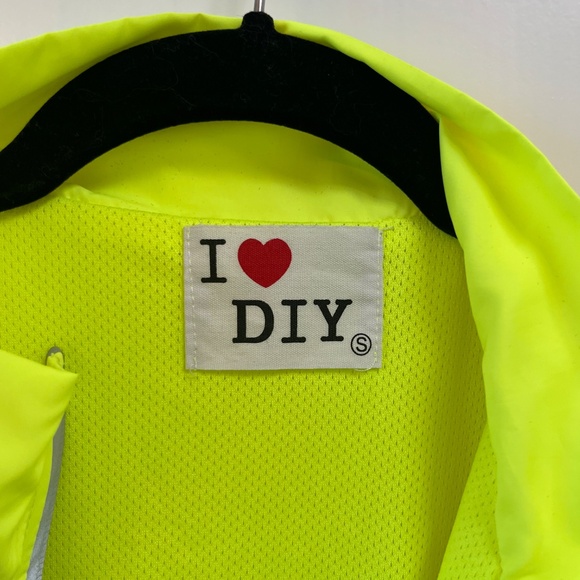 I ❤️ DIY Neon Yellow Windbreaker Bodysuit & Shorts Set Size S - Picture 13 of 16